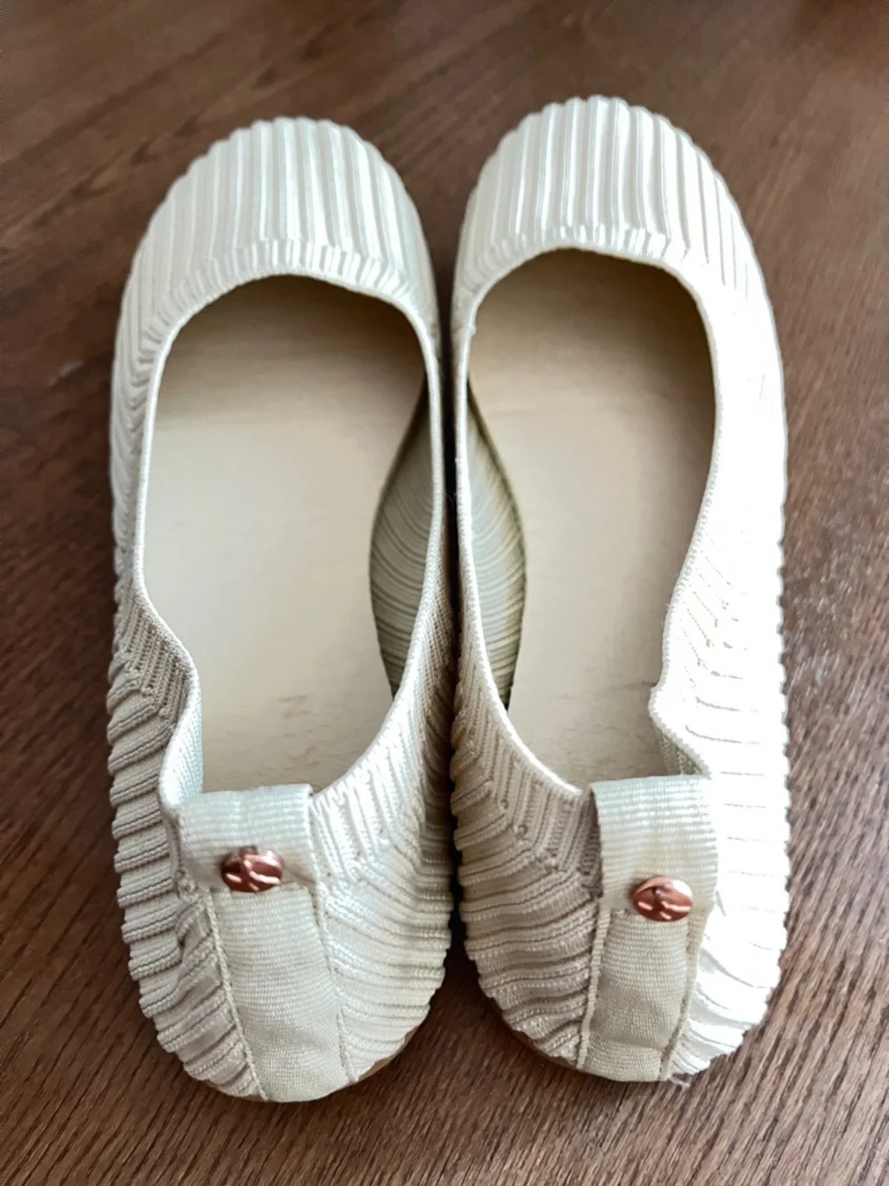 DASKIN Women's Cream Knit Slip-On Ballet Flats